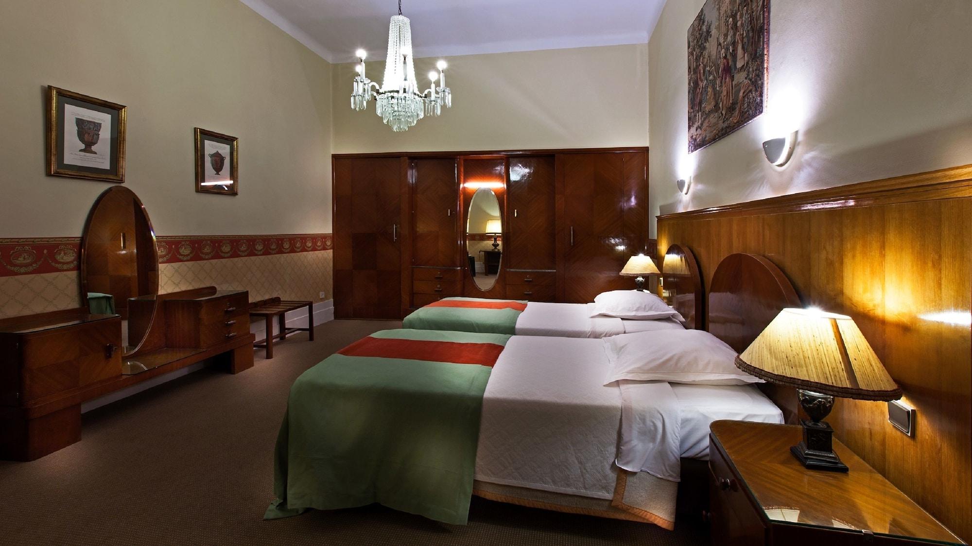 Palace Hotel Do Bussaco Лузу Экстерьер фото A room at the hotel